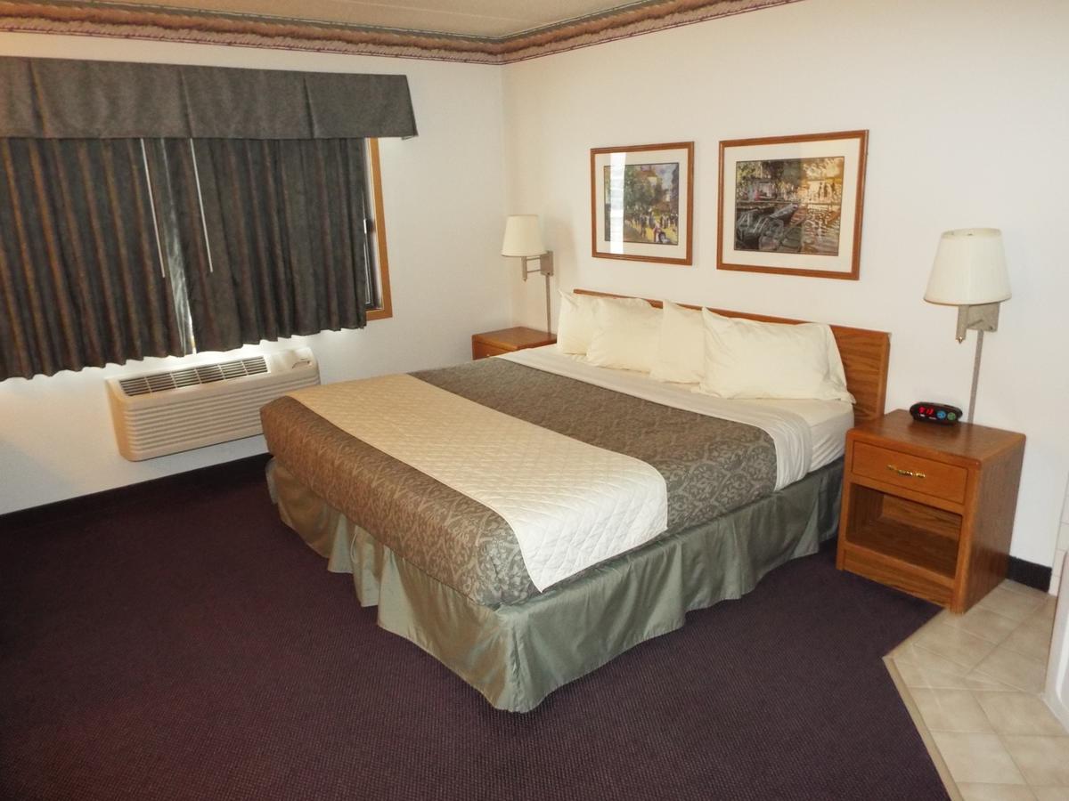 Fairbridge Inn & Suites Thorp מראה חיצוני תמונה