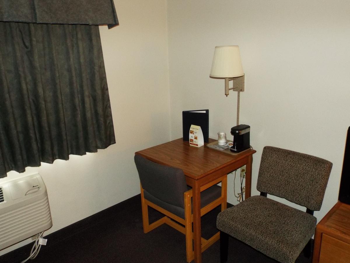 Fairbridge Inn & Suites Thorp מראה חיצוני תמונה