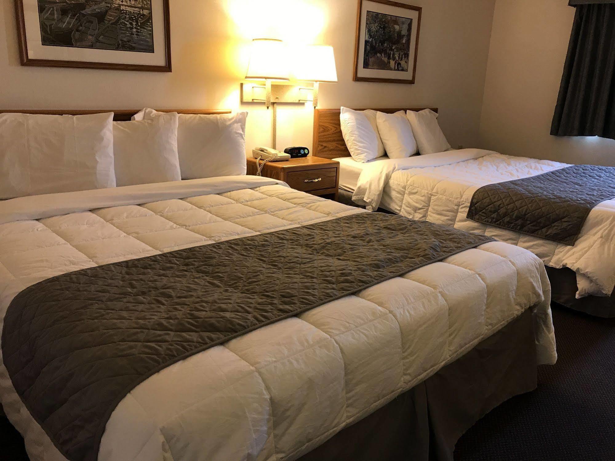 Fairbridge Inn & Suites Thorp מראה חיצוני תמונה
