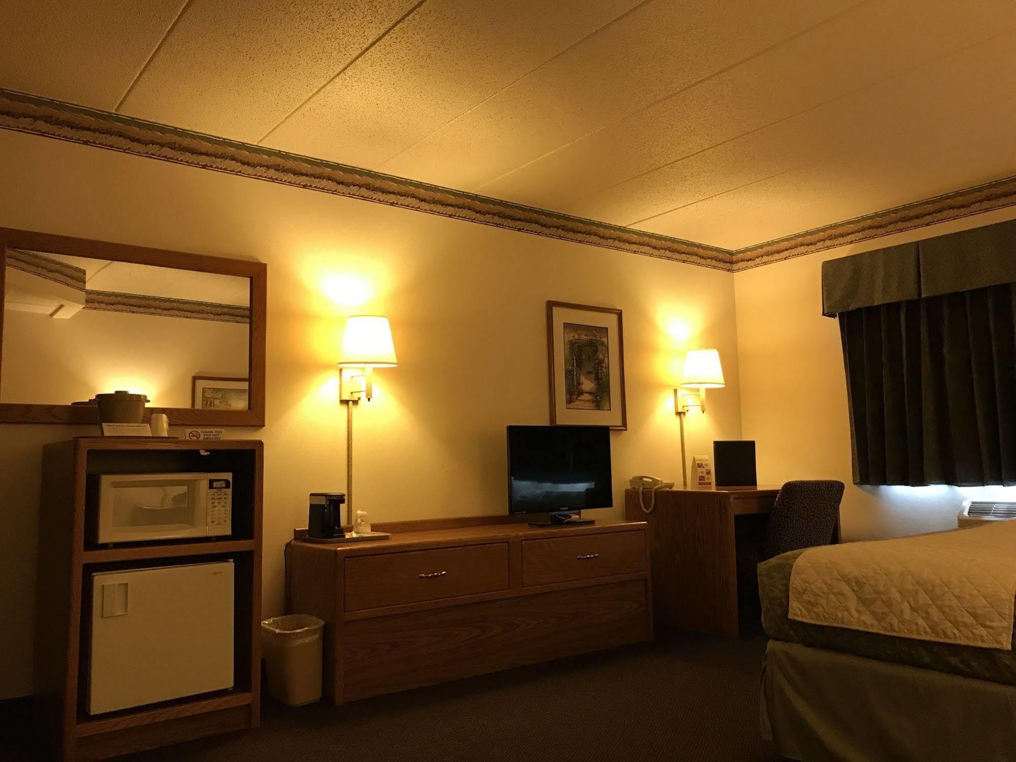 Fairbridge Inn & Suites Thorp מראה חיצוני תמונה