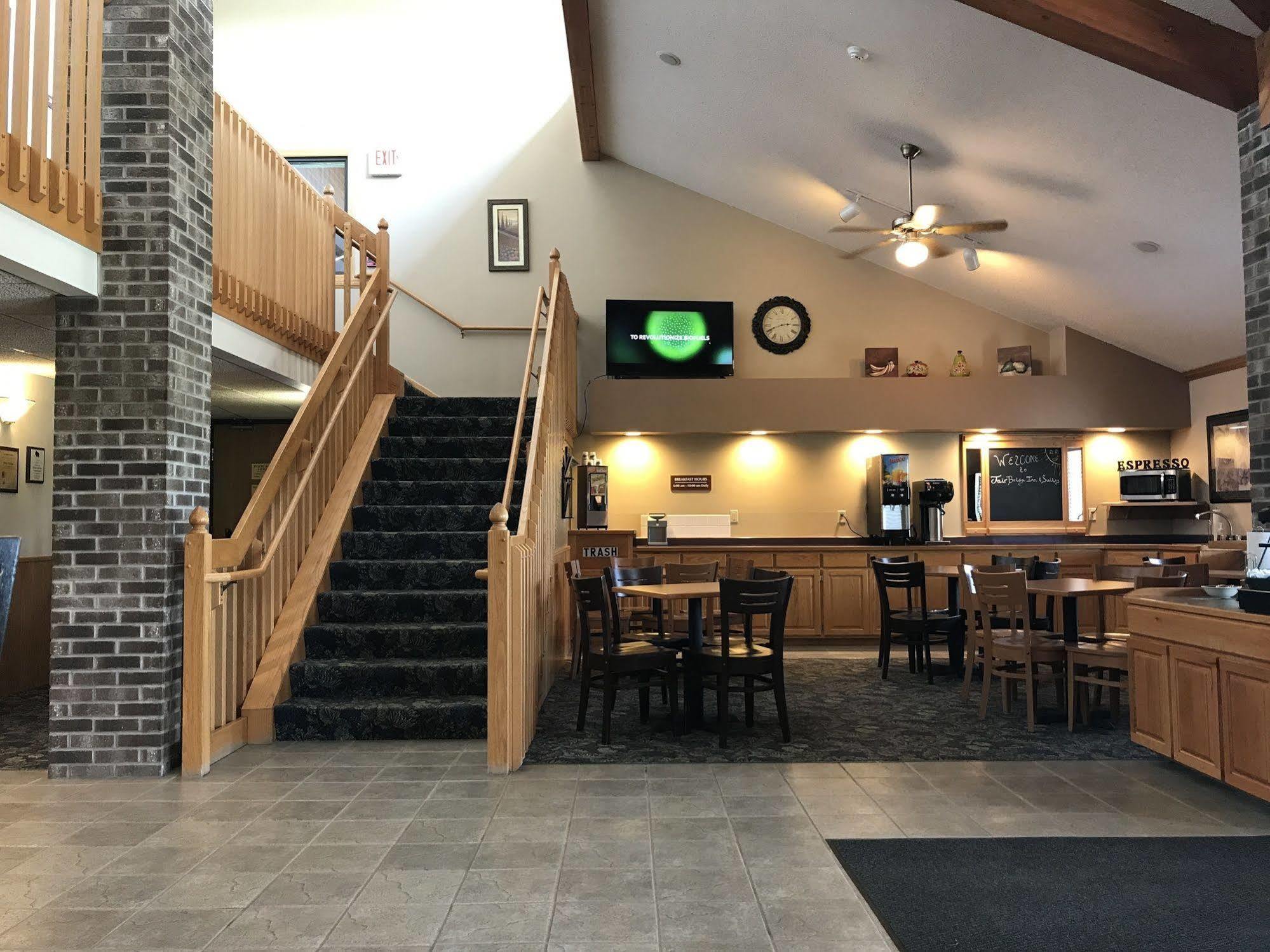 Fairbridge Inn & Suites Thorp מראה חיצוני תמונה