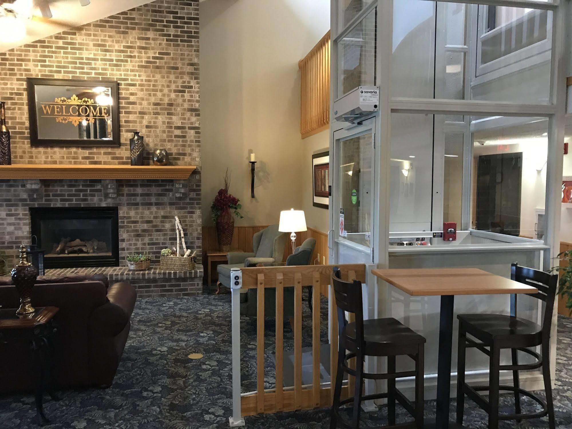 Fairbridge Inn & Suites Thorp מראה חיצוני תמונה